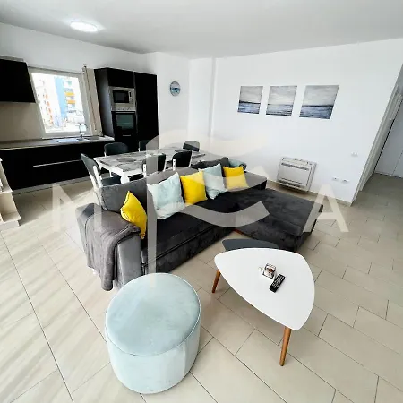 2 Bedroom Apartment, 661 *