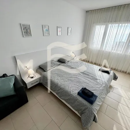 2 Bedroom Apartment, 661 *