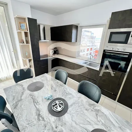 2 Bedroom Apartment, 661