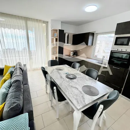 2 Bedroom Apartment, 661 Apartment *