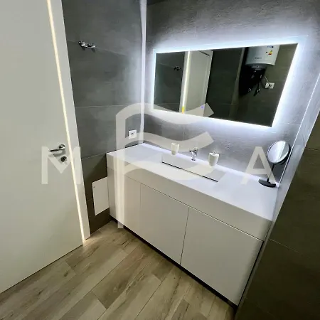 2 Bedroom Apartment, 661 *